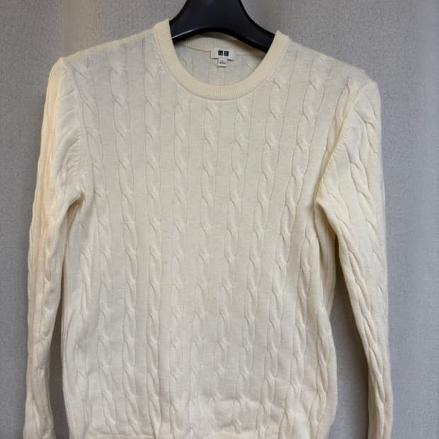 유니클로 화이트 니트