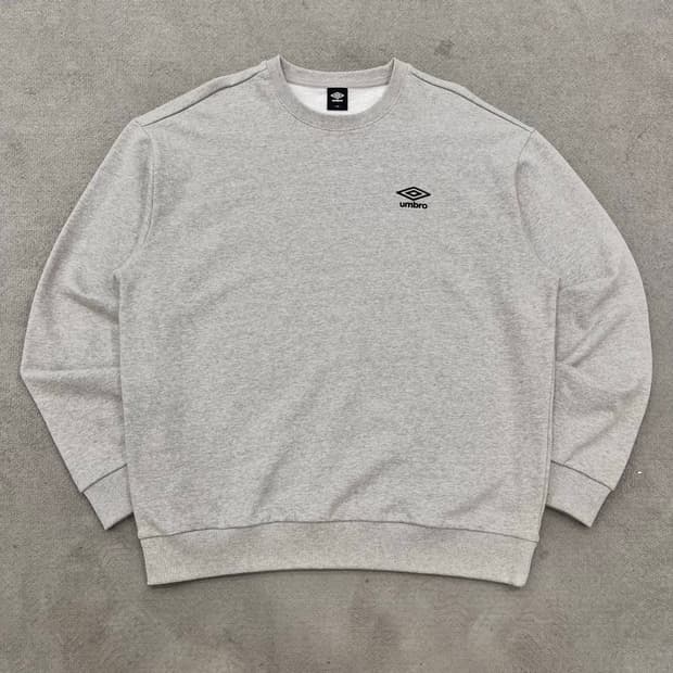 100 엄브로 맨투맨