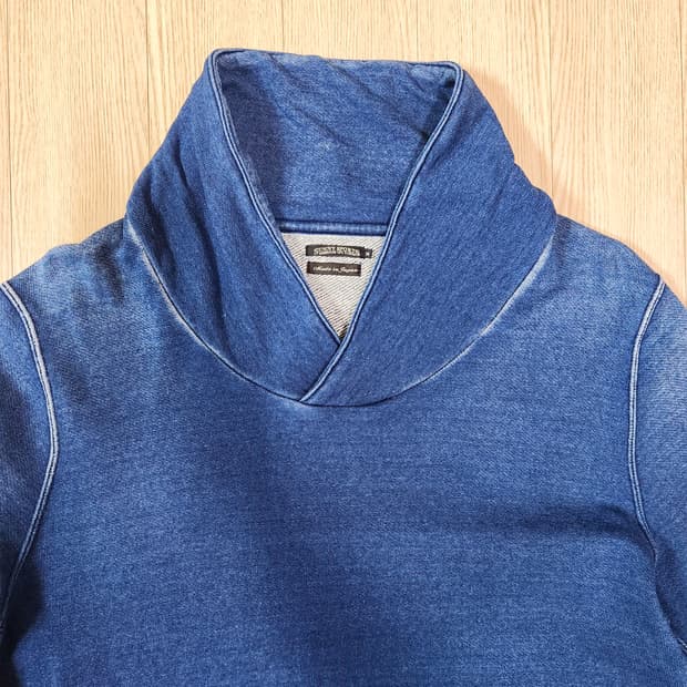 써니 스포츠 인디고 블루 다잉 숄 맨투맨 티셔츠