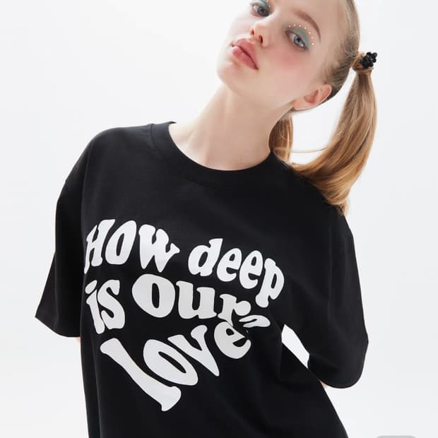 how deep is our love 반팔티