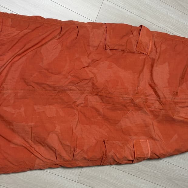 오렌지 색상 누빔 롱 스커트