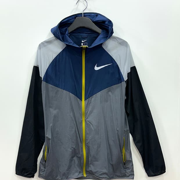 나이키 윈드러너 경량 바람막이 L