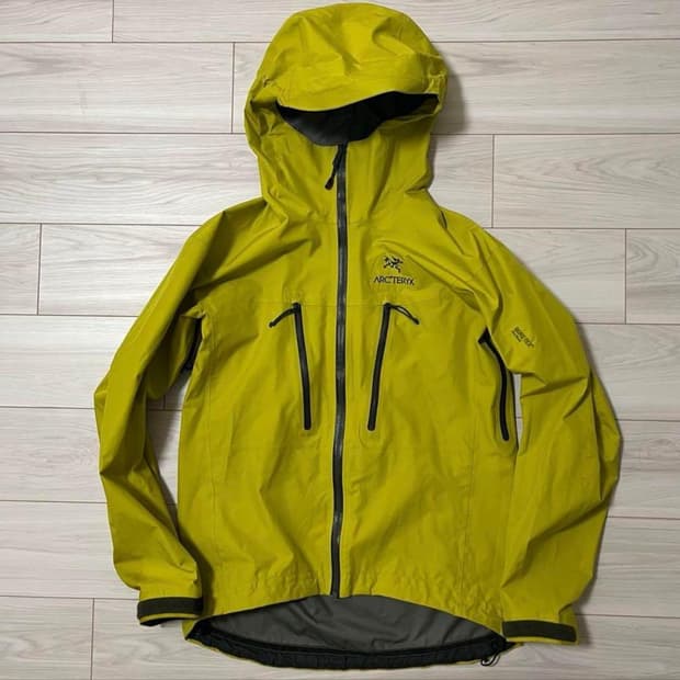 아크테릭스 알파 LT 자켓 옐로우