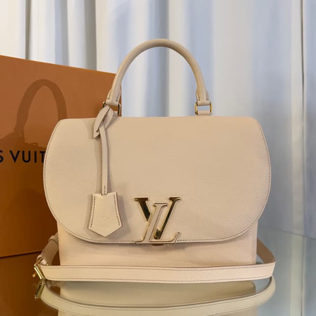 루이비통 볼타 탑 핸들 토트 숄더백