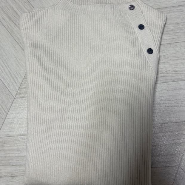 단추 니트 - 아이보리