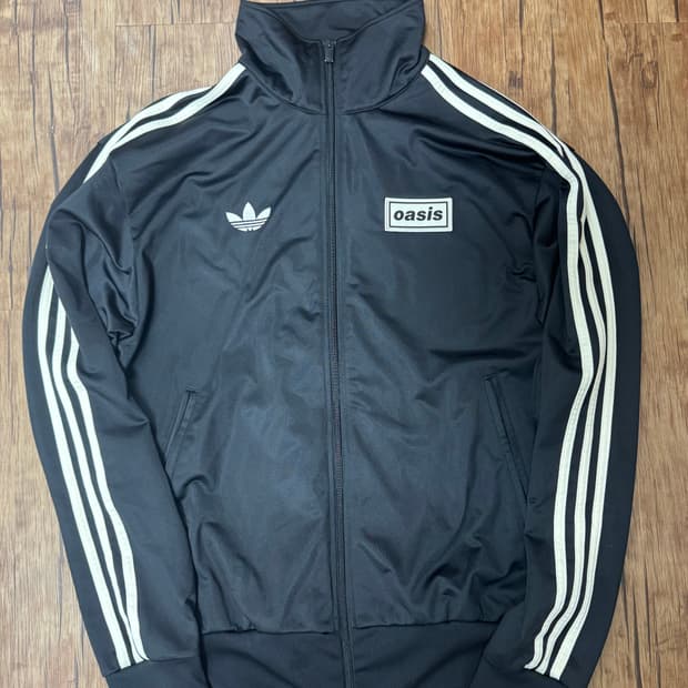 아디다스 오아시스 트랙탑