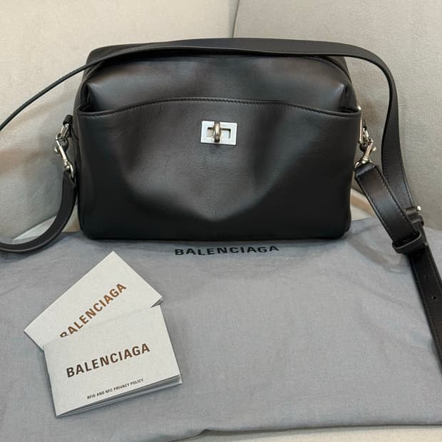 발렌시아가 로데오 은장 카메라백