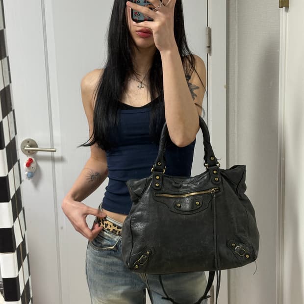 키티키링 증정)발렌시아가 모터백 블랙