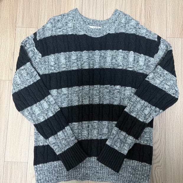 엘무드 니트[46]