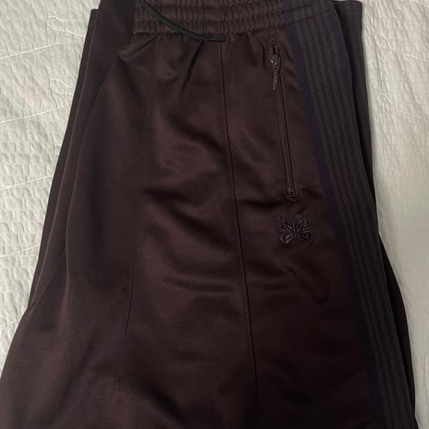 니들스 HD 트랙팬츠 브라운