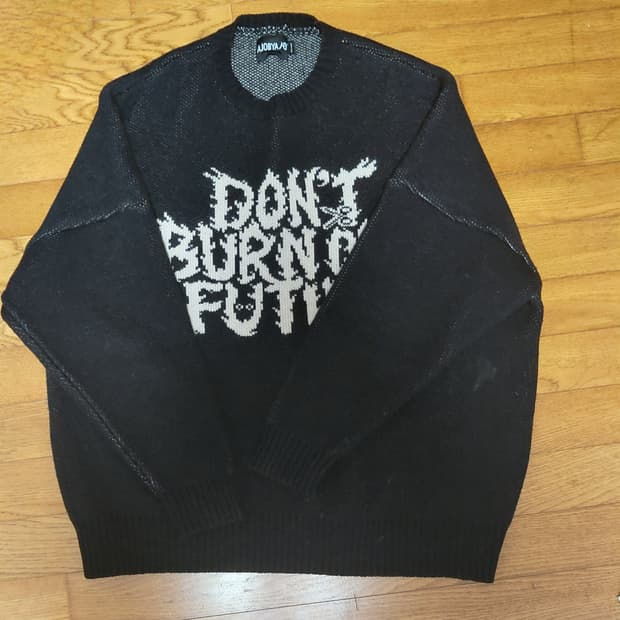 아조바이아조 니트