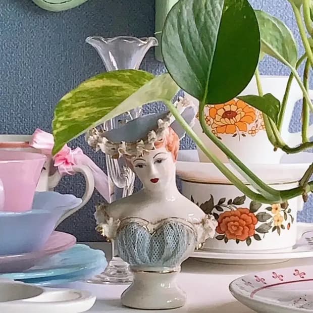 앤틱 포셀린 레이디 