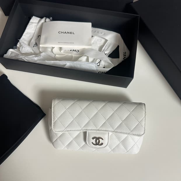 샤넬 선글라스백 화이트 (31번대)