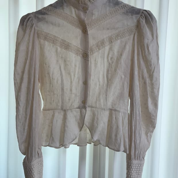 탑드레싱 이브미 블라우스