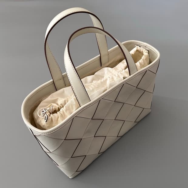 이세이미야케 im product 가죽 토트백