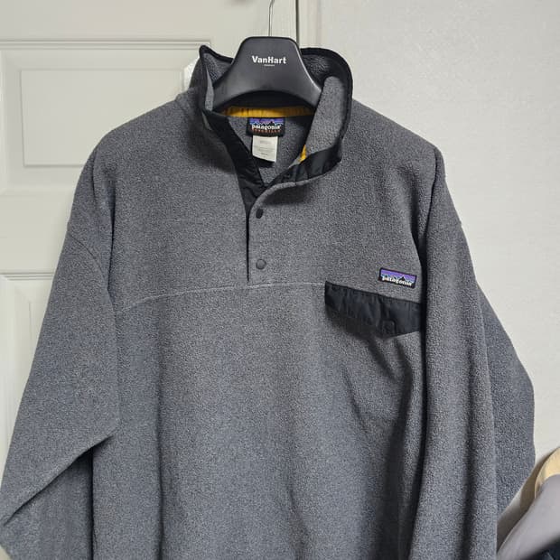 파타고니아 신칠라 L 그레이 블랙
