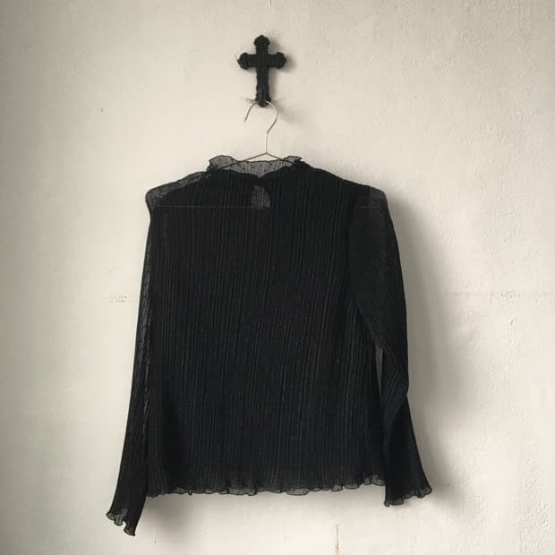 Pleats high neck blouse
