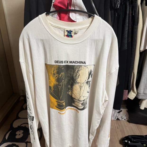 데우스 롱슬리브 