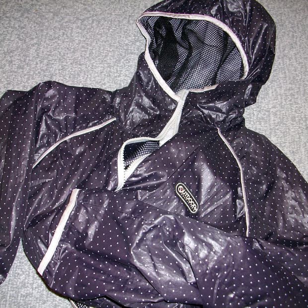 아웃도어리서치 도트 바람막이