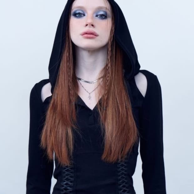 Hillda 코르셋 후디 블랙