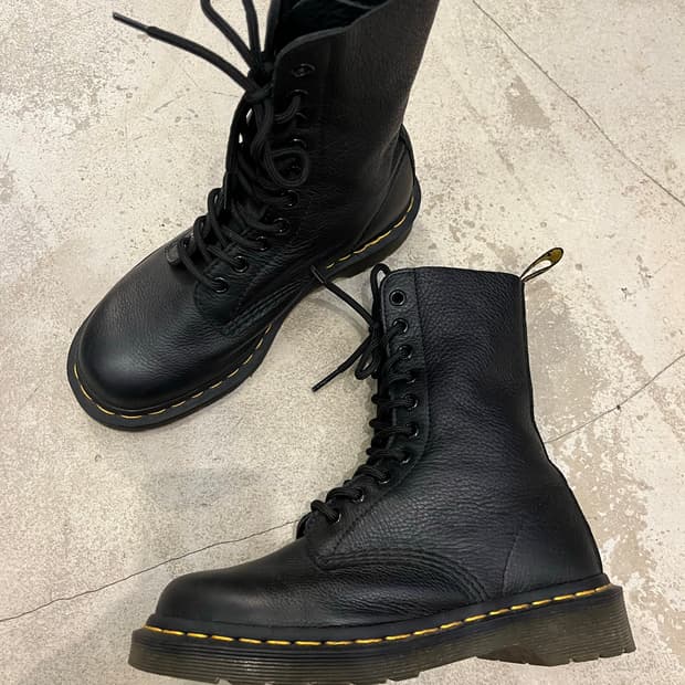 닥터마틴 1490 10홀(신발끈 구멍 수)