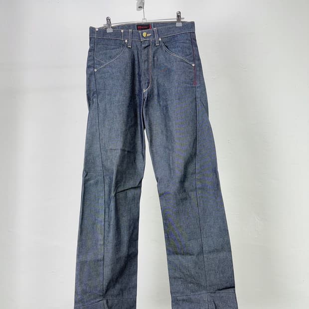 리바이스 엔지니어드 00s 레그 트위스트 데님 팬츠