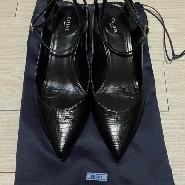 셀린느 키튼힐 슬링백