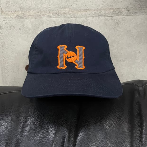 VINTAGE NIKE CAP