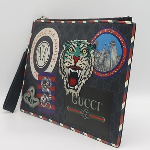 GUCCI GG 수프림 타이거 프린트 클러치백