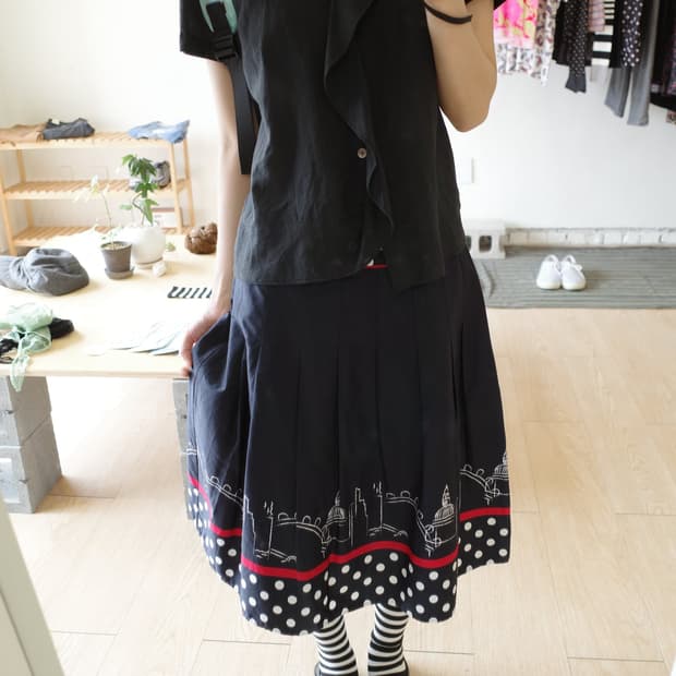 dot sketch skirt