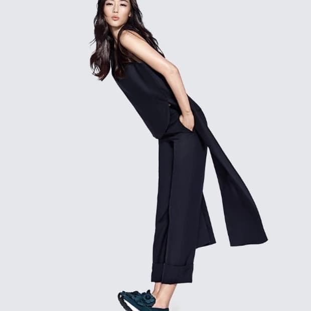 슈콤마보니 전지현 스니커즈 블랙 240 - 플라워밤 스니커즈 슬립온