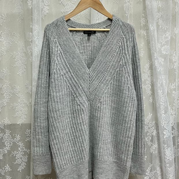 S) 바나나 리퍼블릭 브이넥 알파카 루즈핏 니트 그레이