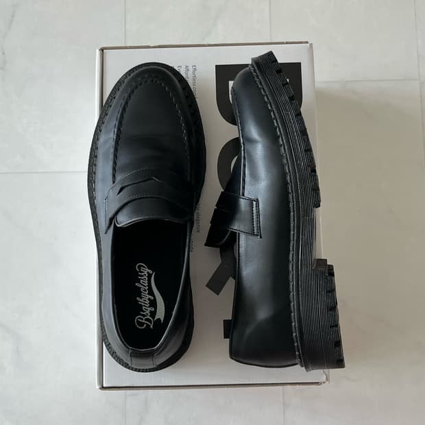 베네치아 페니 로퍼 모노블랙