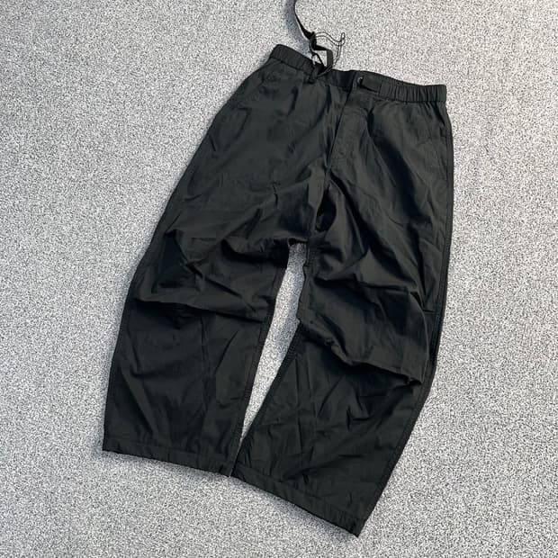 32 무신사스탠다드 파라슈트 바지 0522M
