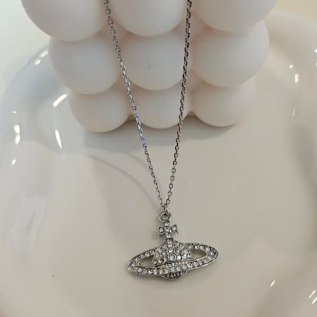 비비안웨스트우드 업사이클링 올큐빅 은장 목걸이