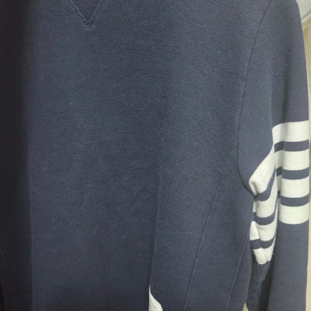 톰브라운 맨투맨 3사이즈