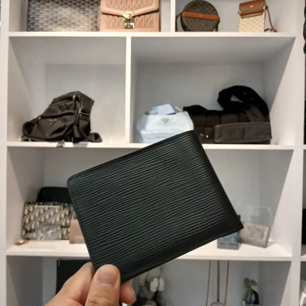 루이비통 에피 반지갑