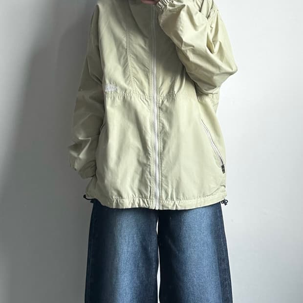 노스페이스 자수로고 나일론 베이지 바람막이 자켓