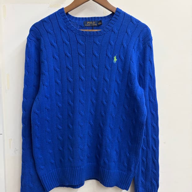 N33. 폴로 꽈배기 니트