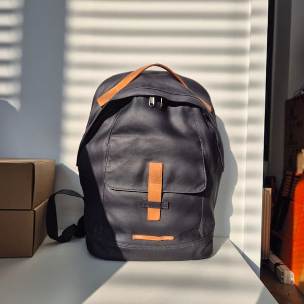 로우로우 가죽 손잡이 코팅 캔바스 백팩
