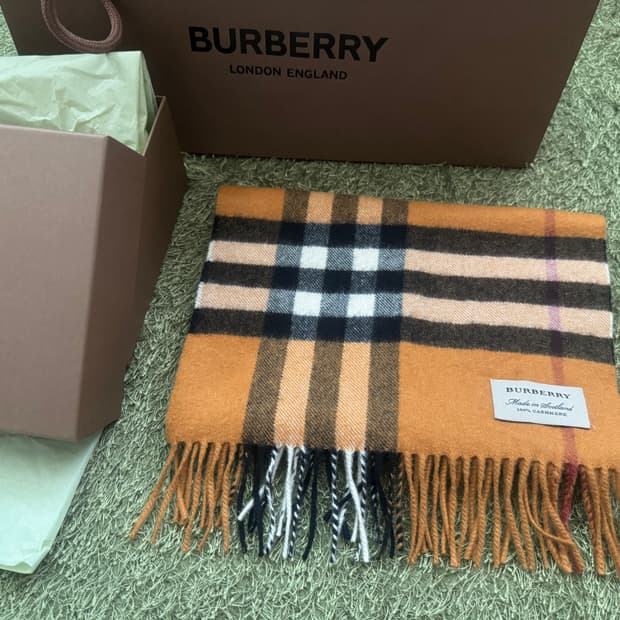 정품 버버리 머플러 목도리 새것