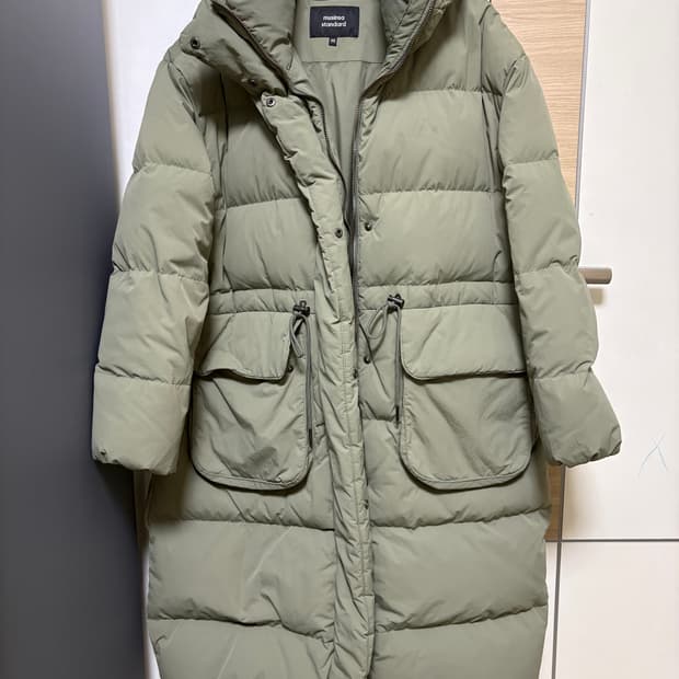 [새상품](덕다운)무신사 스탠다드 우먼즈 롱 다운 파카 카키 XS