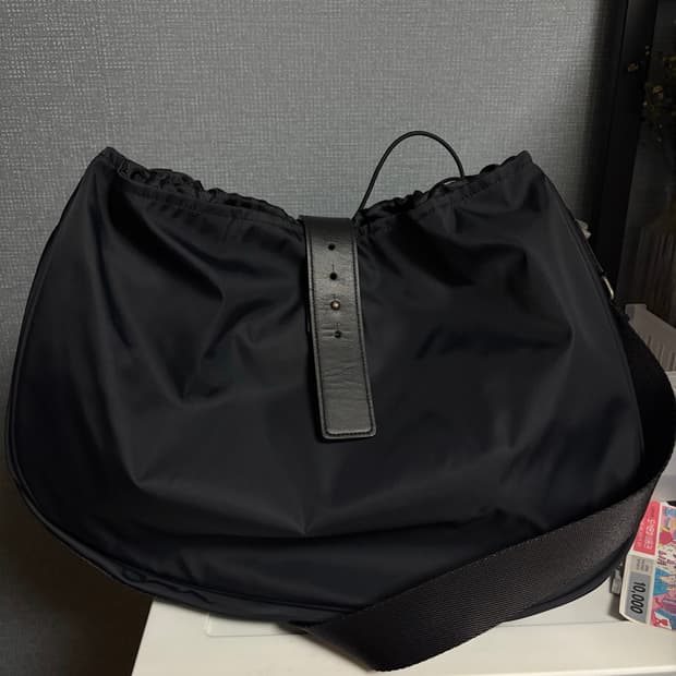 해칭룸 웨이비백 블랙 나일론