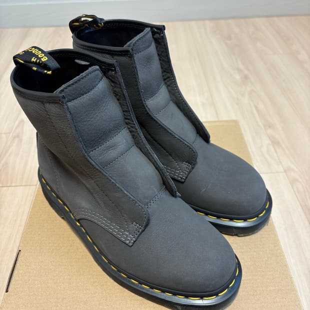 닥터마틴 1460 레이스리스 260
