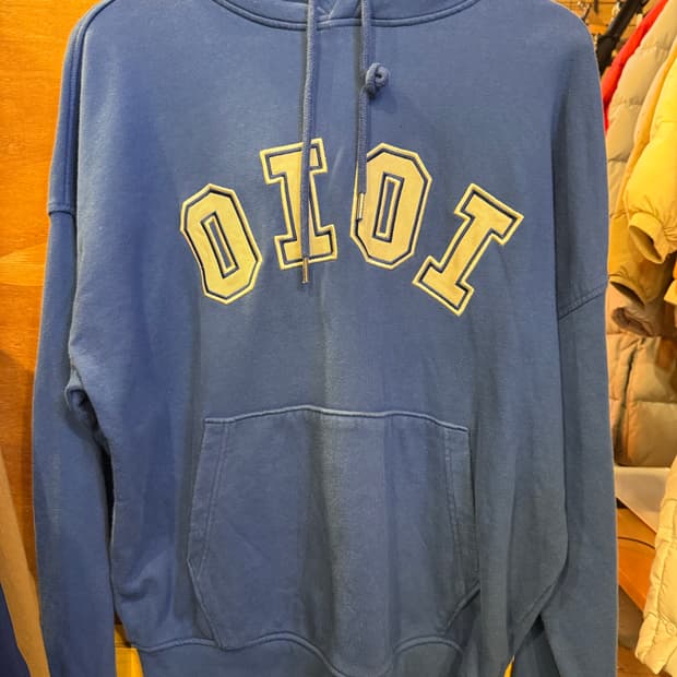 오아이오아이 블루 후드티
