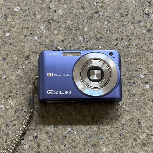 카시오 엑슬림 ex-z1050 르세라핌 은채 디카