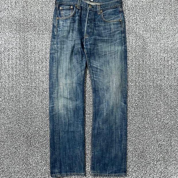 빈티지9. 리바이스 501 오리지널 스트레이트 핏 데님 팬츠 청바지