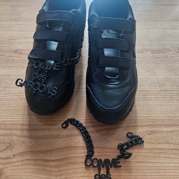 나이키 꼼데가르송 아웃버스트 235