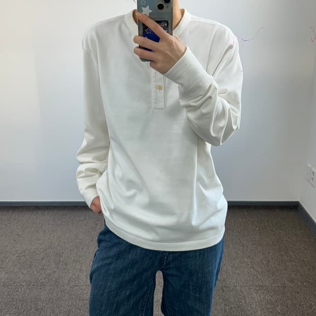 The Bronson Mfg 헨리넥 화이트 롱슬리브 