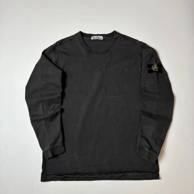 스톤아일랜드 피그먼트 컴퍼스 패치 롱 슬리브 PN8131